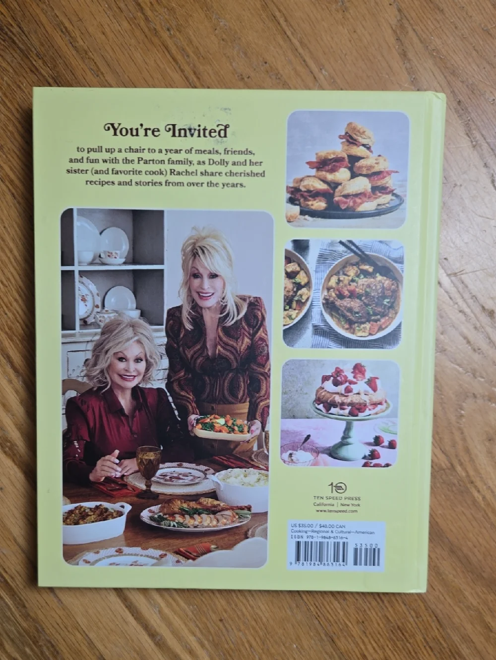 Good Lookin' Cookin' Dolly Parton cookbook